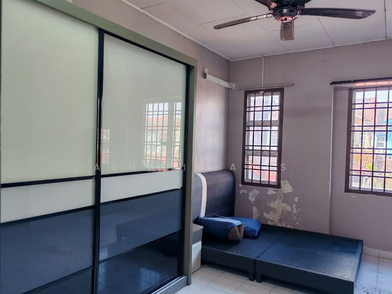 2-storey Terraced House for Sale in Taman Sri Pulai Perdana (Skudai) - ALHAFIZ AZIS - Bedroom - PropertyGuru.com.my