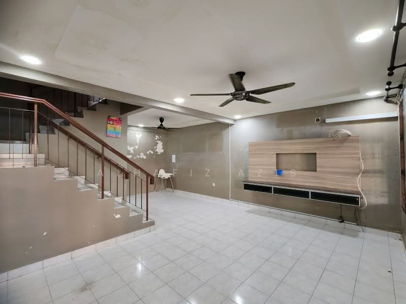 2-storey Terraced House for Sale in Taman Sri Pulai Perdana (Skudai) - ALHAFIZ AZIS - Living Room - PropertyGuru.com.my