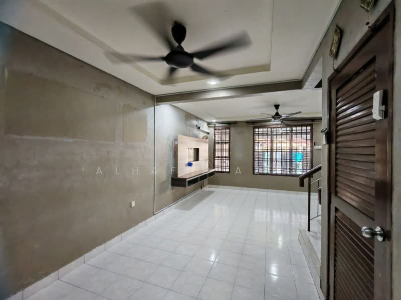 2-storey Terraced House for Sale in Taman Sri Pulai Perdana (Skudai) - ALHAFIZ AZIS - Living Room - PropertyGuru.com.my