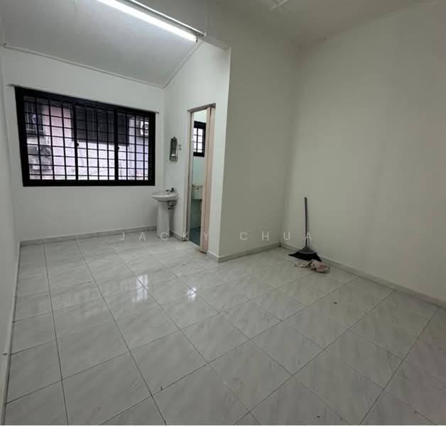 Rumah Teres 1 Tingkat untuk Dijual di Taman Johor Jaya (Johor Bahru) - Jacky Chua - Interior - PropertyGuru.com.my