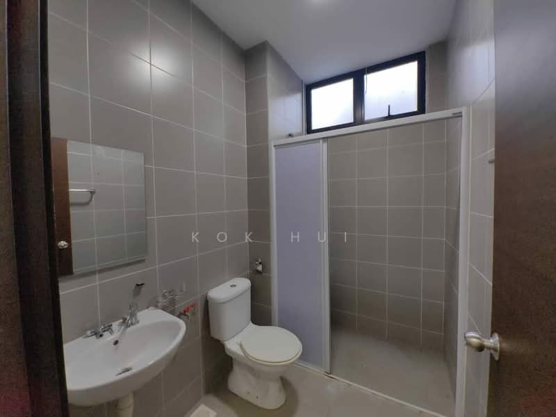 Rumah Kluster untuk Dijual di Senibong (Permas Jaya) - Kok Hui - Bathroom - PropertyGuru.com.my