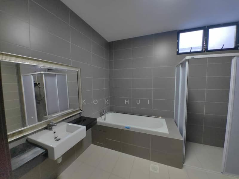 Rumah Kluster untuk Dijual di Senibong (Permas Jaya) - Kok Hui - Bathroom - PropertyGuru.com.my