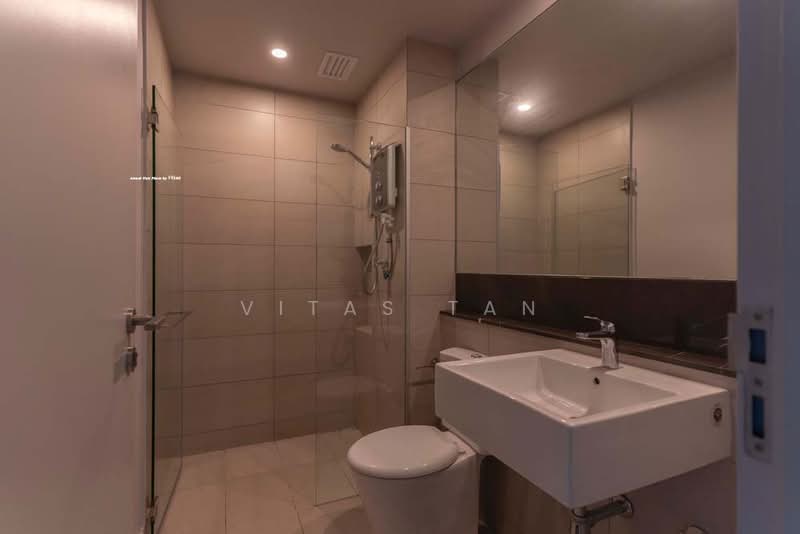 Kondominium untuk Dijual di Utamara Boutique Residences - Vitas Tan - Bathroom - PropertyGuru.com.my