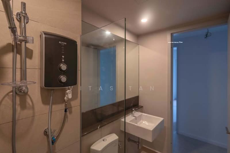Kondominium untuk Dijual di Utamara Boutique Residences - Vitas Tan - Bathroom - PropertyGuru.com.my