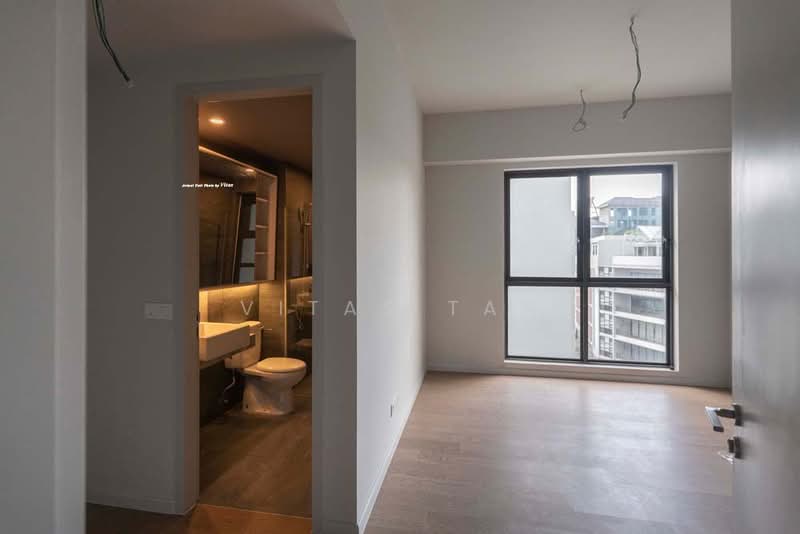 Kondominium untuk Dijual di Utamara Boutique Residences - Vitas Tan - Bathroom - PropertyGuru.com.my