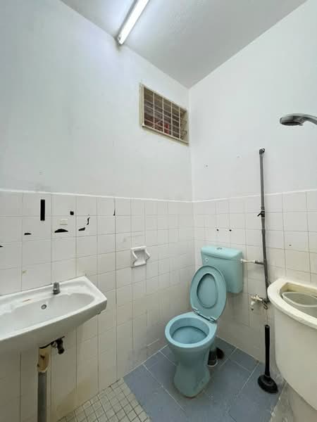 2-storey Terraced House for Sale in Taman Saga (Alor Setar) - Ryan Ooi - Bathroom - PropertyGuru.com.my