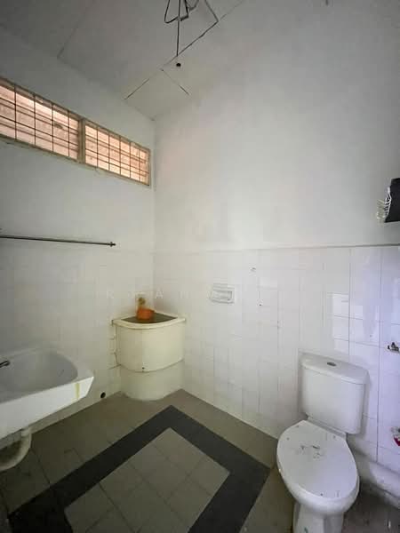 2-storey Terraced House for Sale in Taman Saga (Alor Setar) - Ryan Ooi - Bathroom - PropertyGuru.com.my
