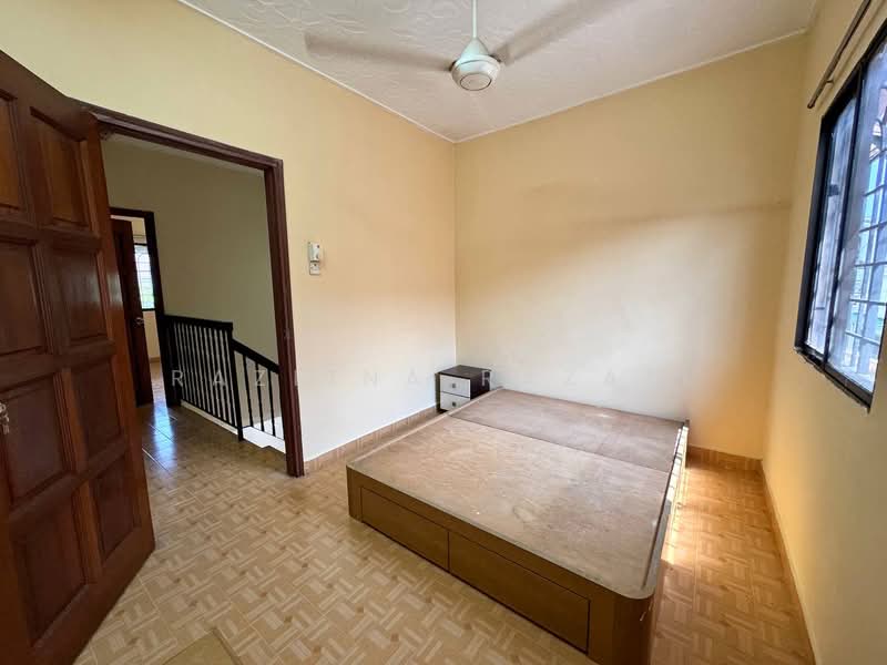 Rumah Teres untuk Dijual di Usj 2 (Subang Jaya) - Razlina Razali - Bedroom - PropertyGuru.com.my