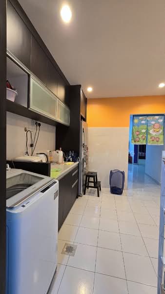 Rumah Teres 1 Tingkat untuk Dijual di Taman Pelangi Indah (Ulu Tiram) - Shiang Yng Tan - Kitchen - PropertyGuru.com.my