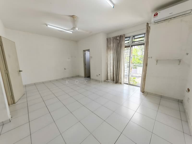 2-storey Terraced House for Sale in Taman Desa Tebrau (Tebrau) - Kok Hui - Living Room - PropertyGuru.com.my