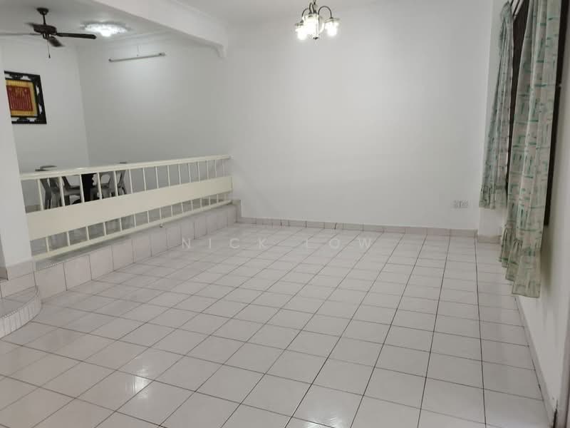 Rumah Teres 2-Tingkat untuk Disewa di Taman Perling (Perling) - Nick Low - Living Room - PropertyGuru.com.my