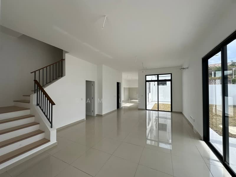 Cluster House for Sale in Eco Botanic (Iskandar Puteri (Nusajaya)) - Sam Liew - Living Room - PropertyGuru.com.my