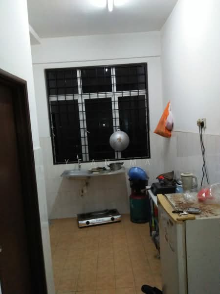 Pangsapuri untuk Dijual di Rawang Idaman Apartment - Yean Ma - Kitchen - PropertyGuru.com.my