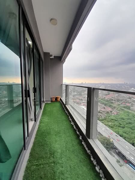 Servis Apartment untuk Disewa di Citizen @ Old Klang Road - Chris Lim - Balcony - PropertyGuru.com.my