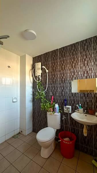 2.5-storey Terraced House for Sale in Desa Andaman (Setapak) - Razlina Razali - Bathroom - PropertyGuru.com.my