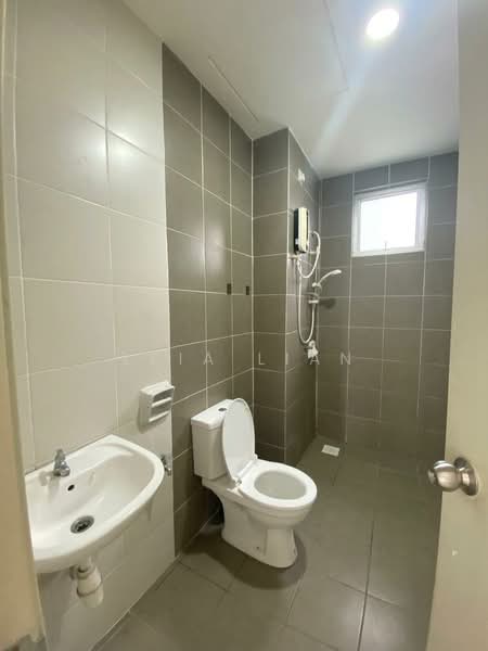Service Residence for Sale at BSP 21 - Leia Lian - Bathroom - PropertyGuru.com.my
