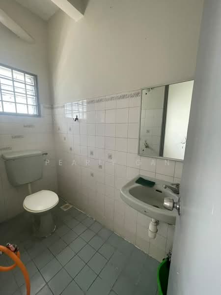 2-storey Terraced House for Rent in Usj 5 (Subang Jaya) - Pearly Gan - Bathroom - PropertyGuru.com.my