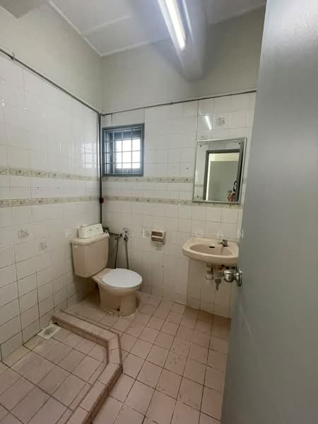 2-storey Terraced House for Rent in Usj 5 (Subang Jaya) - Pearly Gan - Bathroom - PropertyGuru.com.my