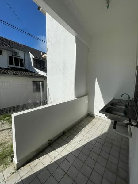 2-storey Terraced House for Rent in Usj 5 (Subang Jaya) - Pearly Gan - Balcony - PropertyGuru.com.my