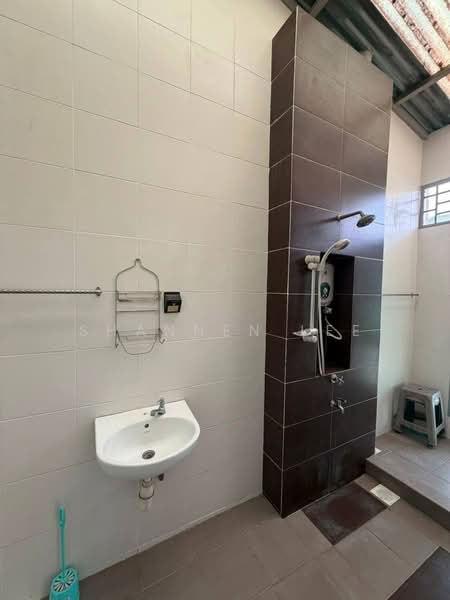 Townhouse for Rent in Taman Sutera Utama (Skudai) - Shannen Lee - Bathroom - PropertyGuru.com.my