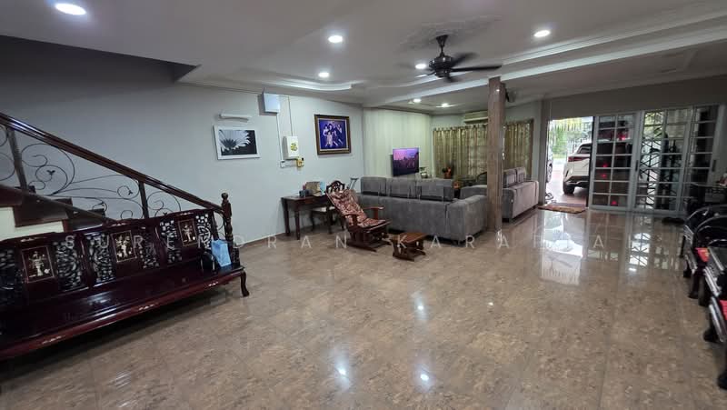 Rumah Teres 2-Tingkat untuk Dijual di Teluk Pulai (Klang) - Surendran Karapiah - Living Room - PropertyGuru.com.my