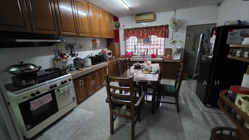 Rumah Teres 2-Tingkat untuk Dijual di Teluk Pulai (Klang) - Surendran Karapiah - Kitchen - PropertyGuru.com.my