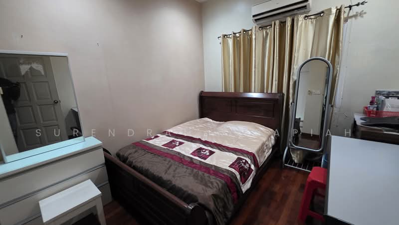 Rumah Teres 2-Tingkat untuk Dijual di Teluk Pulai (Klang) - Surendran Karapiah - Bedroom - PropertyGuru.com.my