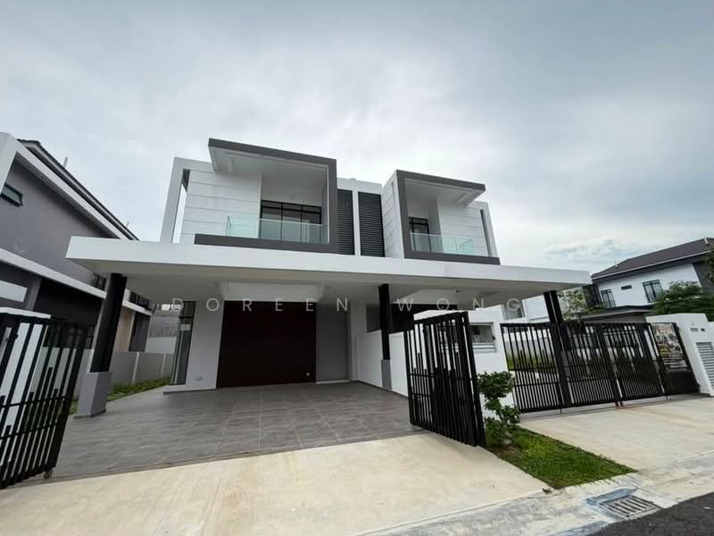 Cluster House for Sale in Austin Crest (Johor Bahru) - Doreen Wong - PropertyGuru.com.my