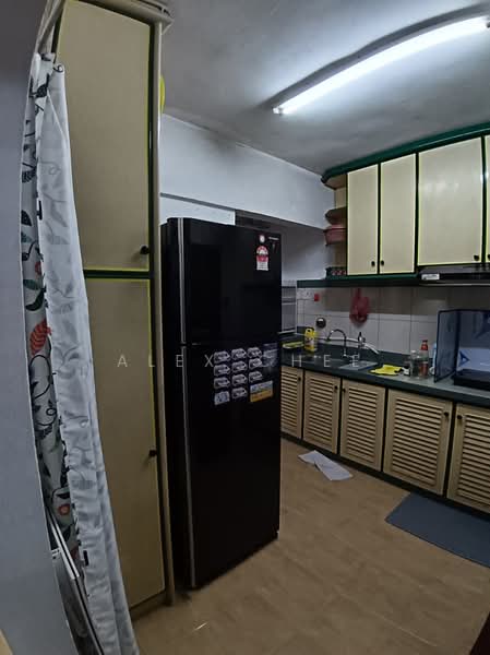 Apartment for Sale at Taman Pekaka Block 33 - Alex Chee - Kitchen - PropertyGuru.com.my