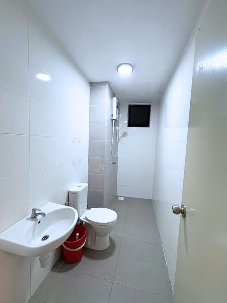 Kondominium untuk Disewa di Topaz Residence - Kelvin Leong - Bathroom - PropertyGuru.com.my