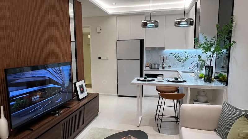 Servis Apartment untuk Dijual di Skypark Kepler @ Lido Waterfront Boulevard - Leon Lee - Living Room - PropertyGuru.com.my