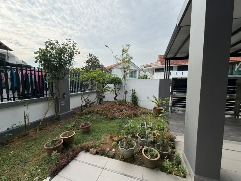 Semi-Detached House for Sale in Bandar Dato Onn (Tebrau) - Siow Yan Er - Garden - PropertyGuru.com.my