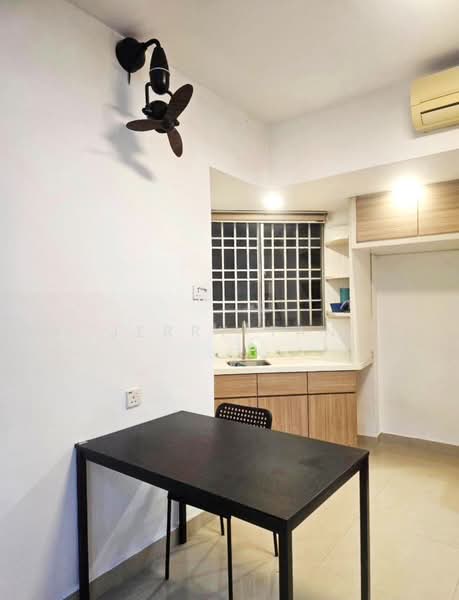 Pangsapuri untuk Disewa di Indah Kota Apartment - Jerry Tan - Kitchen - PropertyGuru.com.my