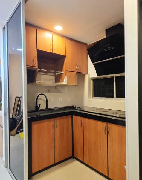 Pangsapuri untuk Disewa di Indah Kota Apartment - Jerry Tan - Kitchen - PropertyGuru.com.my