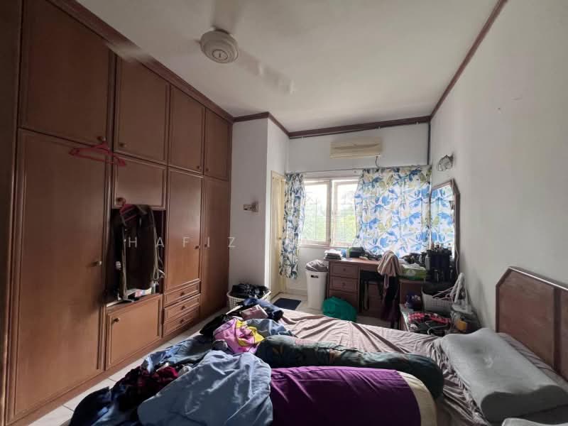Pangsapuri untuk Dijual di Putra Apartment - Hafiz Hazwan - Bedroom - PropertyGuru.com.my