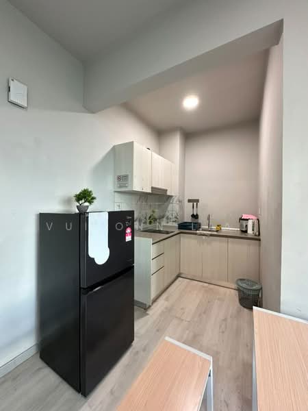 Servis Apartment untuk Disewa di Jesselton Quay CityPads - Vui Onn Liaw - Kitchen - PropertyGuru.com.my