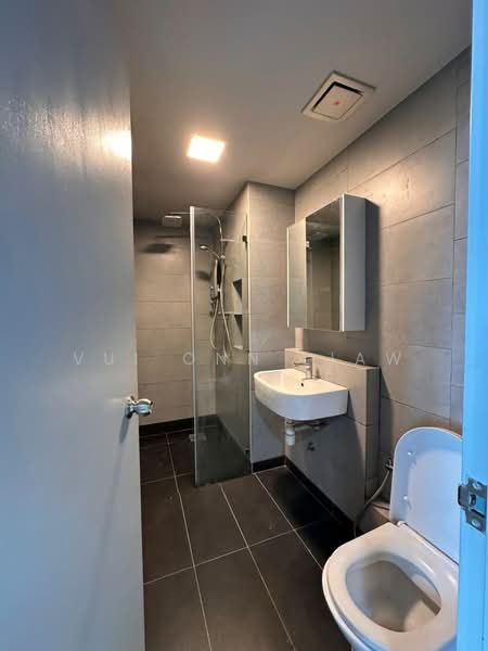 Servis Apartment untuk Disewa di Jesselton Quay CityPads - Vui Onn Liaw - Bathroom - PropertyGuru.com.my