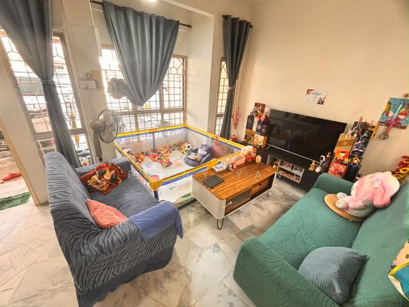 2-storey Terraced House for Sale in Bandar Country Homes (Rawang) - Tiffany Yang - Ruang Tamu - PropertyGuru.com.my