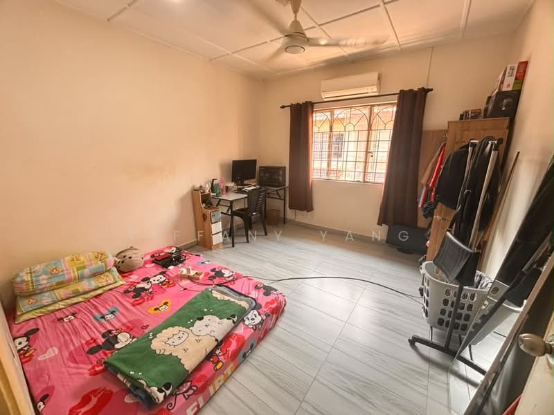2-storey Terraced House for Sale in Bandar Country Homes (Rawang) - Tiffany Yang - Bilik Tidur - PropertyGuru.com.my
