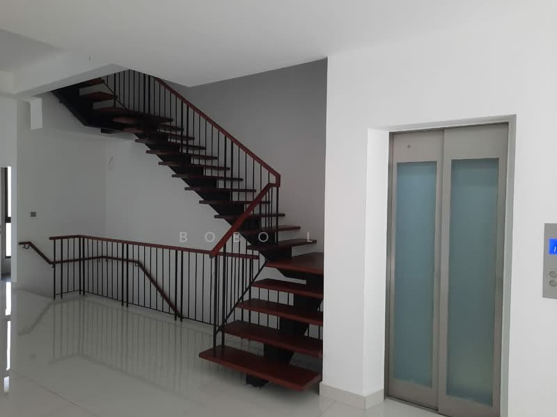 4-storey Terraced House for Sale in Taman Bukit Serdang (Seri Kembangan) - Bobo Lee - PropertyGuru.com.my