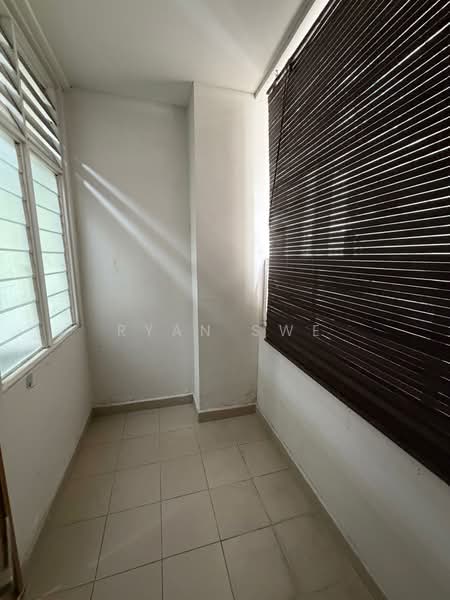Kondominium untuk Disewa di Sri Putramas III / Royal Regent - Ryan Swe - Balcony - PropertyGuru.com.my