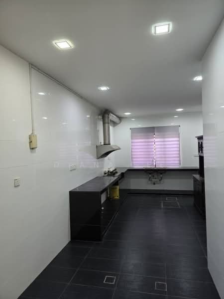 2-storey Terraced House for Rent in Bukit Raja (Selangor) - Diana See - Kitchen - PropertyGuru.com.my