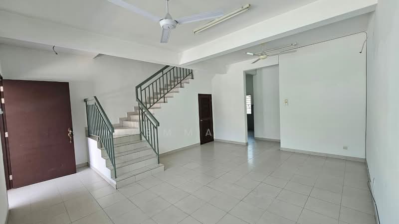 2-storey Terraced House for Rent in Hill Park (Semenyih) - Emma . - Living Room - PropertyGuru.com.my