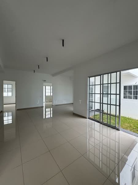Rumah Teres untuk Disewa di Semenyih (Selangor) - John Tee - Living Room - PropertyGuru.com.my