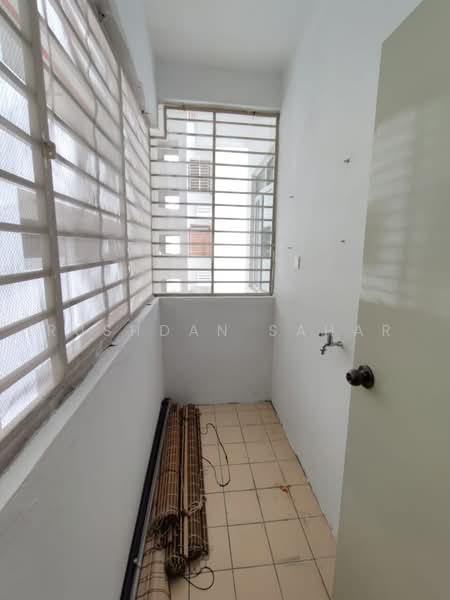 Condominium for Rent at Pearl Avenue - Rushdan Sahar - Balcony - PropertyGuru.com.my