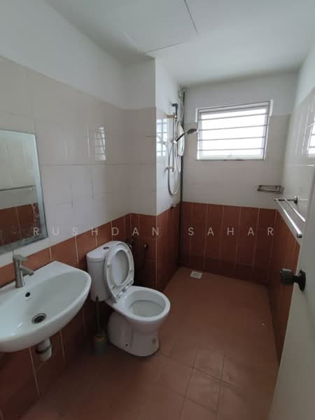 Condominium for Rent at Pearl Avenue - Rushdan Sahar - Bathroom - PropertyGuru.com.my