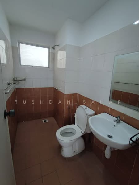 Condominium for Rent at Pearl Avenue - Rushdan Sahar - Bathroom - PropertyGuru.com.my