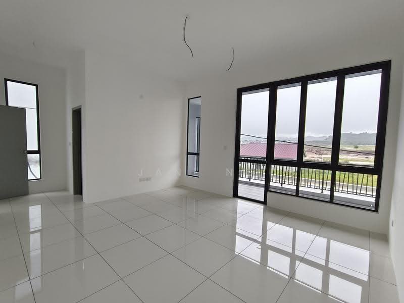 Rumah Berkembar untuk Dijual di Bandar Tasek Mutiara (Simpang Ampat) - Jane Ng - Living Room - PropertyGuru.com.my