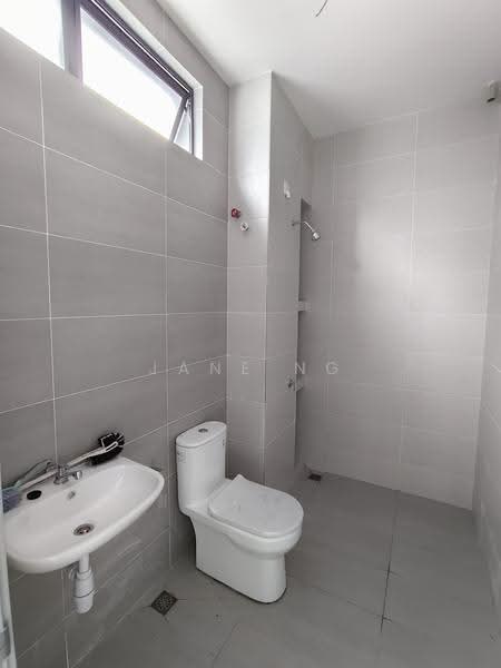 Rumah Berkembar untuk Dijual di Bandar Tasek Mutiara (Simpang Ampat) - Jane Ng - Bathroom - PropertyGuru.com.my