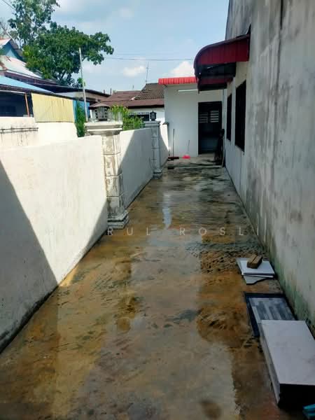 Rumah Teres 1-Tingkat untuk Dijual di Taman Bayam (Lunas) - Hasrul Rosli - Exterior - PropertyGuru.com.my
